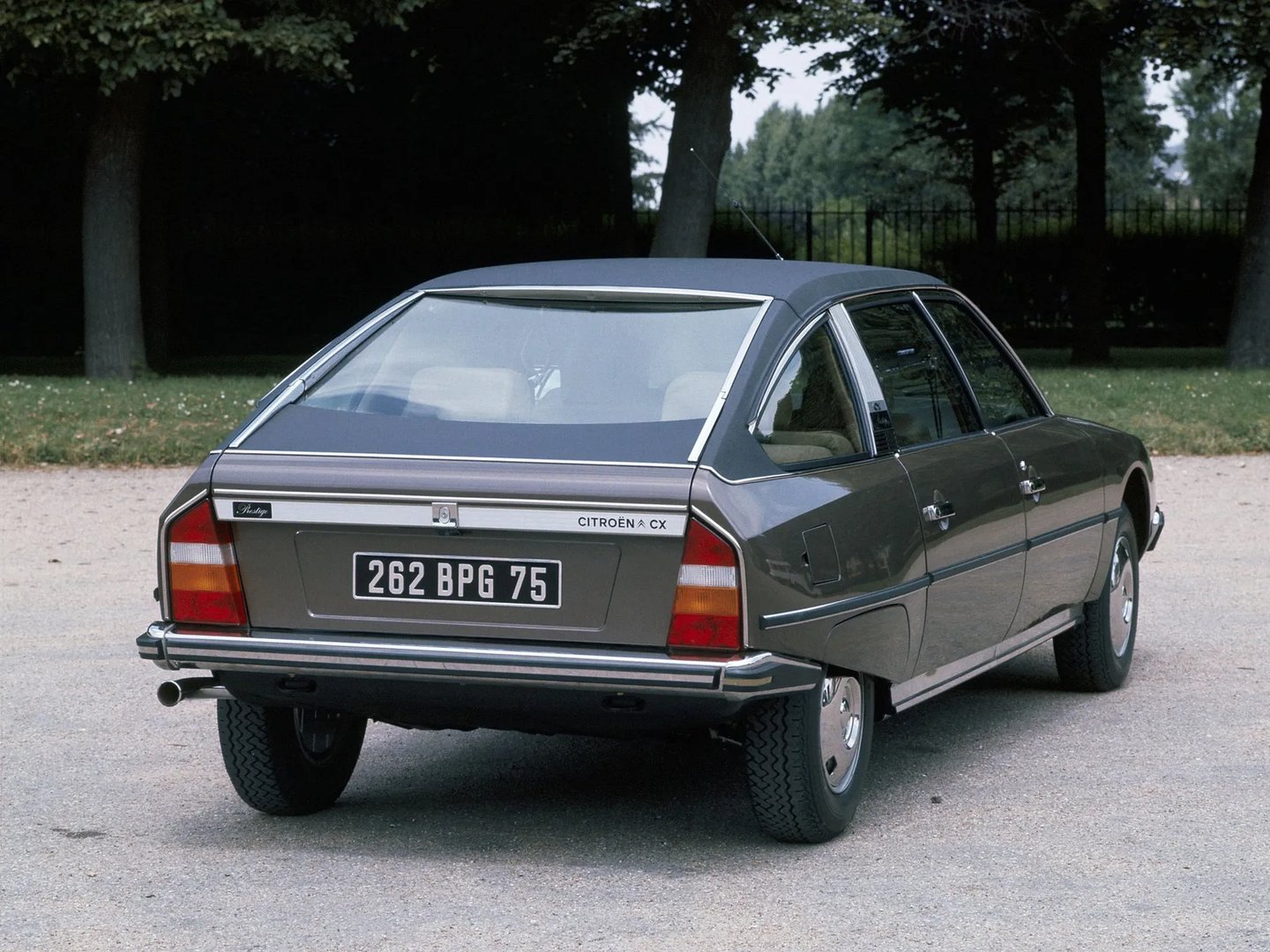 Citroen_CX_1_generation__Hatchback_5-door__11.jpg