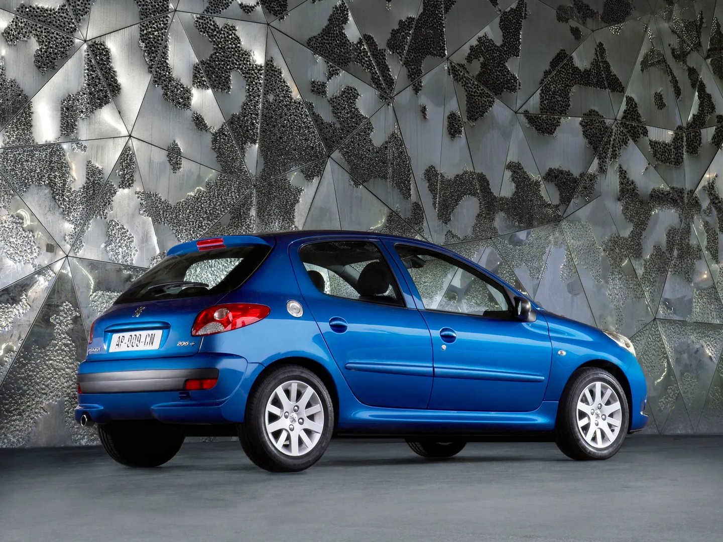 Peugeot_206_1_generation__Mini_5-doors__5.jpg