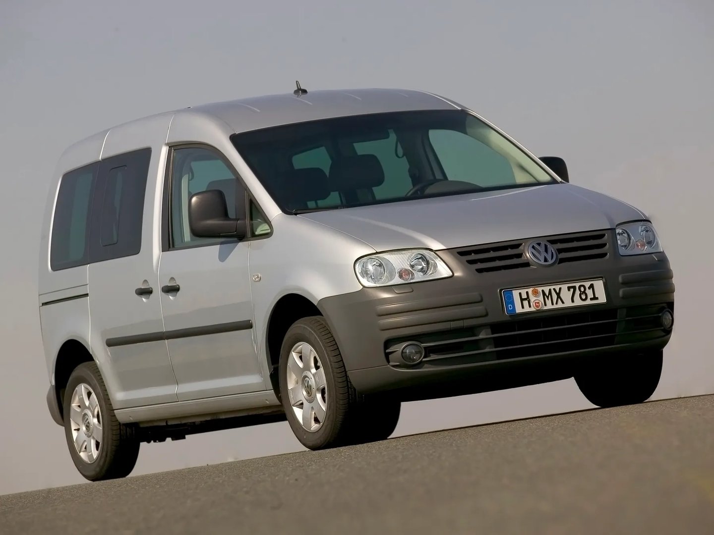 Volkswagen_Caddy_3_generation__Compact_Van__11.jpg