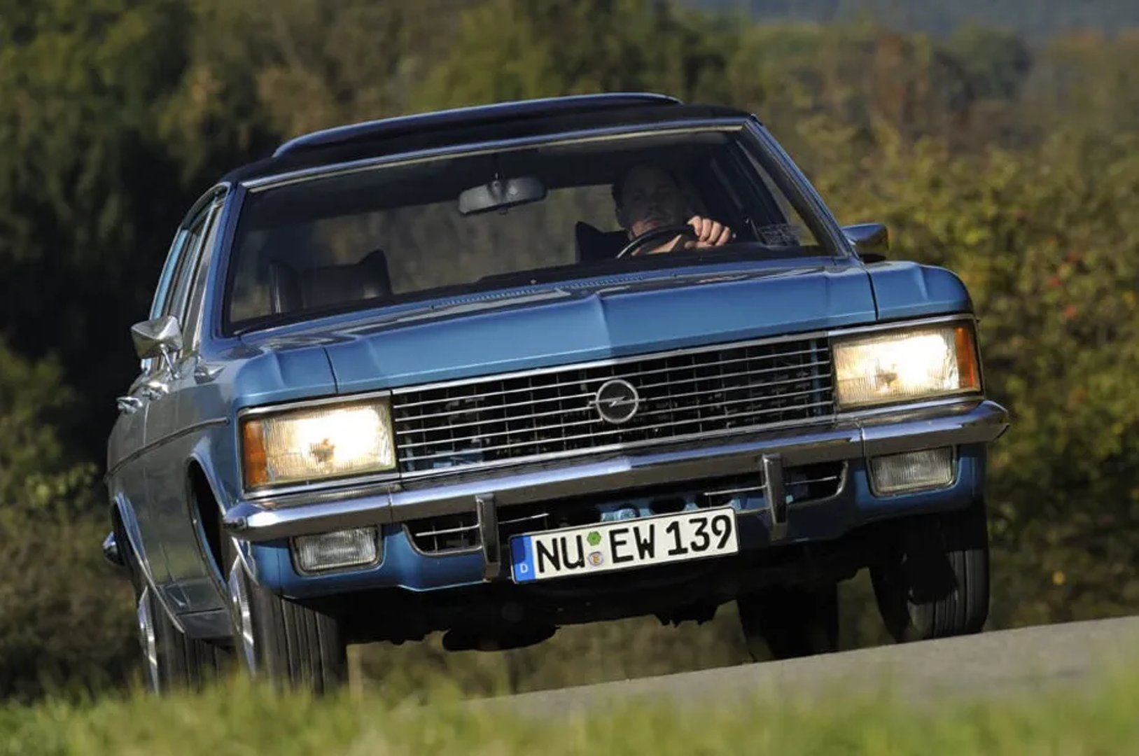 Opel_Admiral_3_generation__Sedan__6.jpg