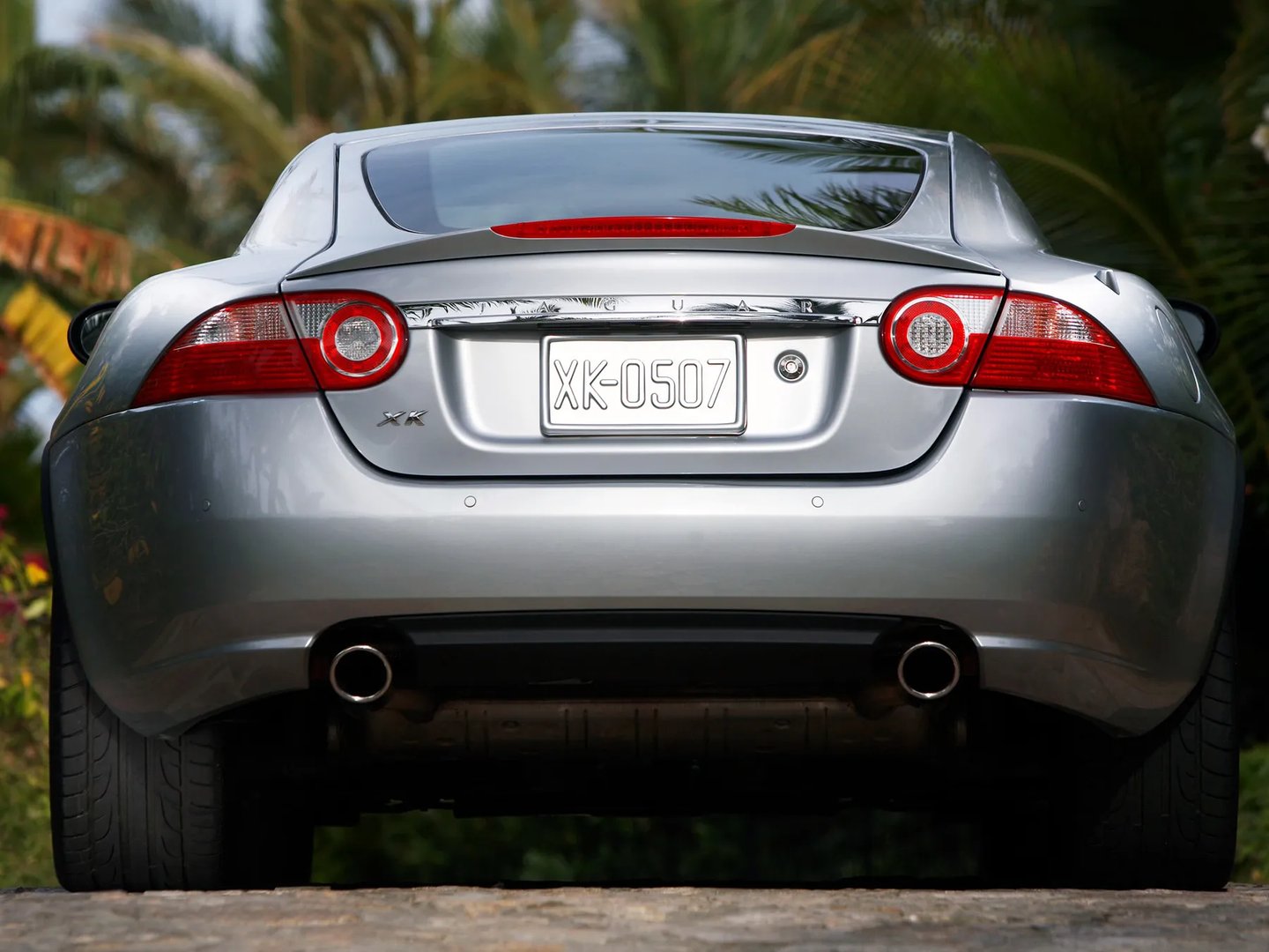 Jaguar_XK_2_generation__Coupe__1.jpg