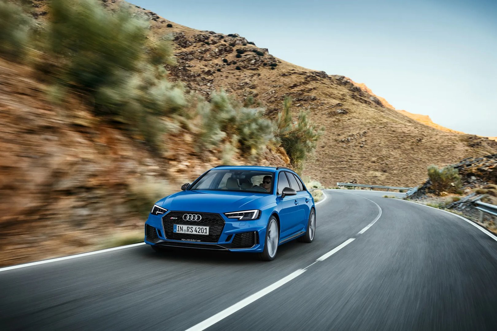 Audi_RS4_4_generation__Estate_5-door__13.jpg