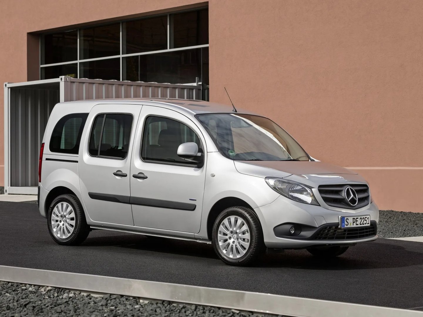 Mercedes_Citan_1_generation__Compact_Van__3.jpg