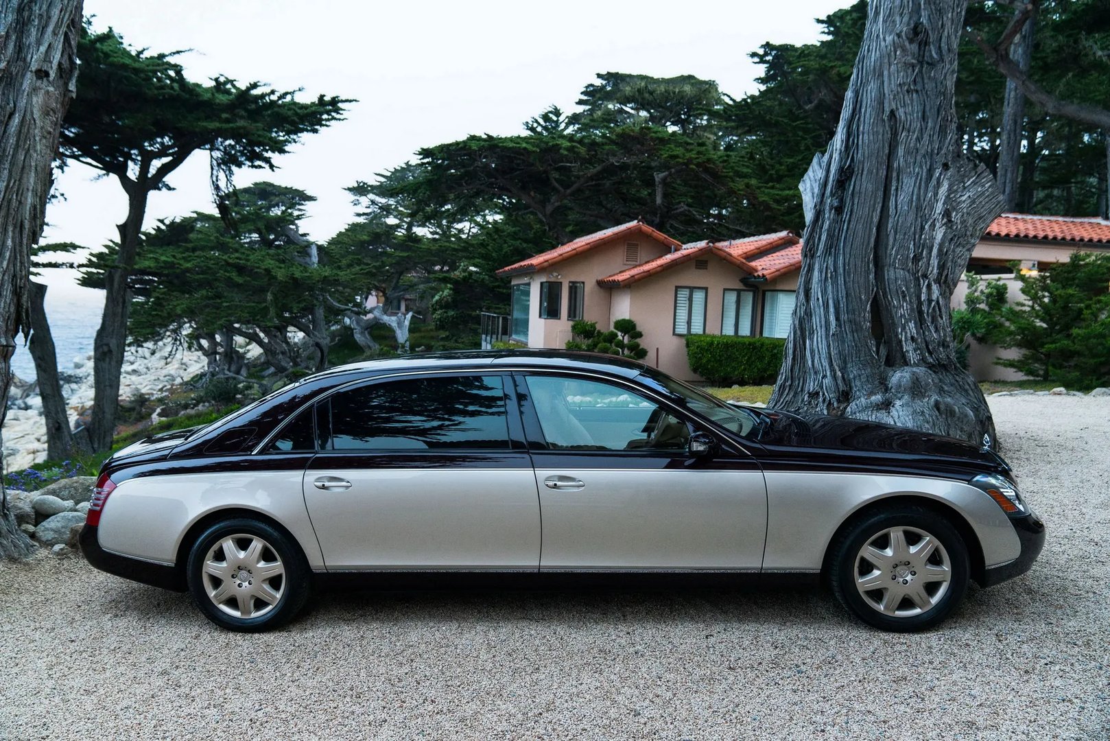 Maybach_62_1_generation__Sedan__5.jpg