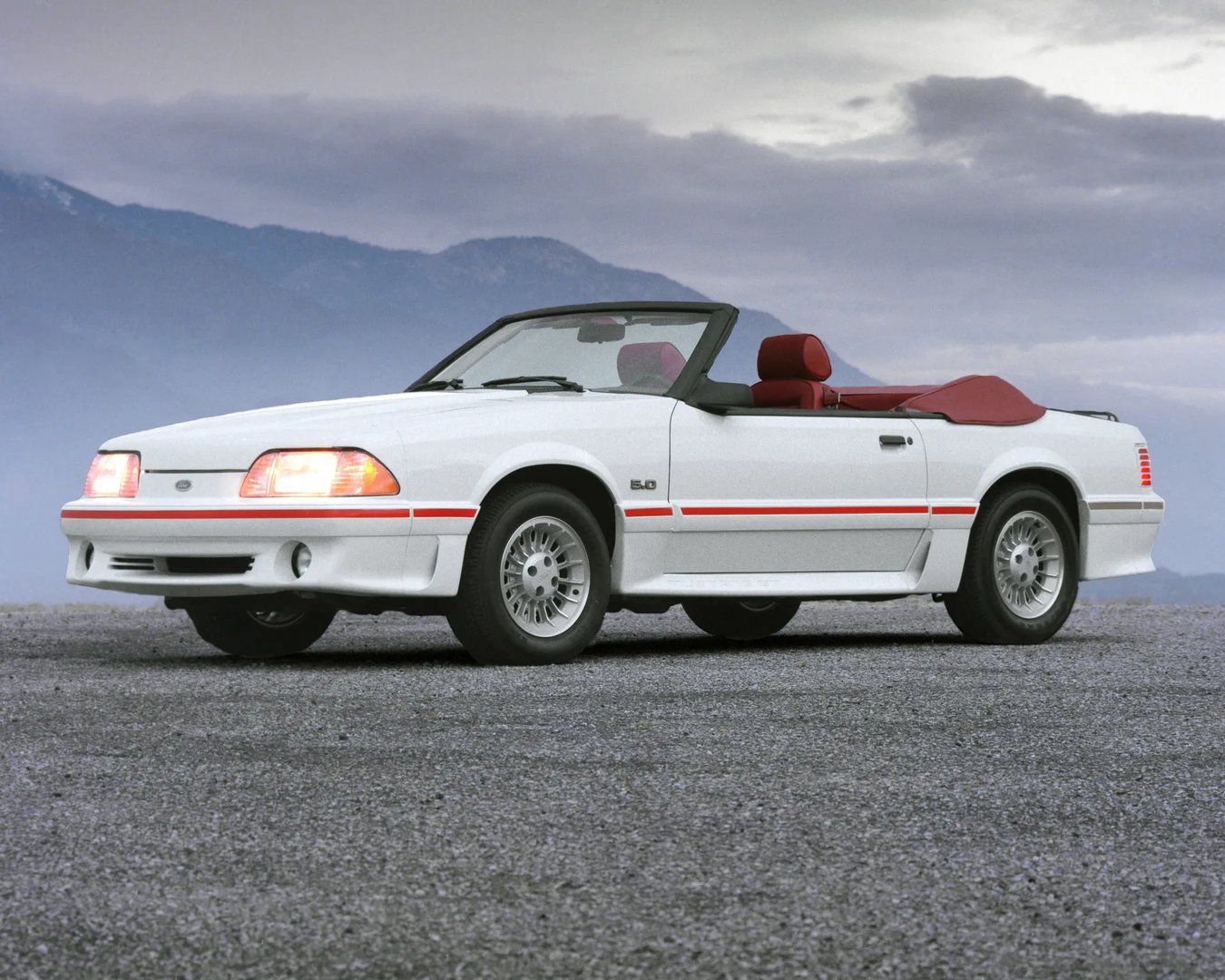 Ford_Mustang_3_generation_restyling__Cabrio__8.jpg