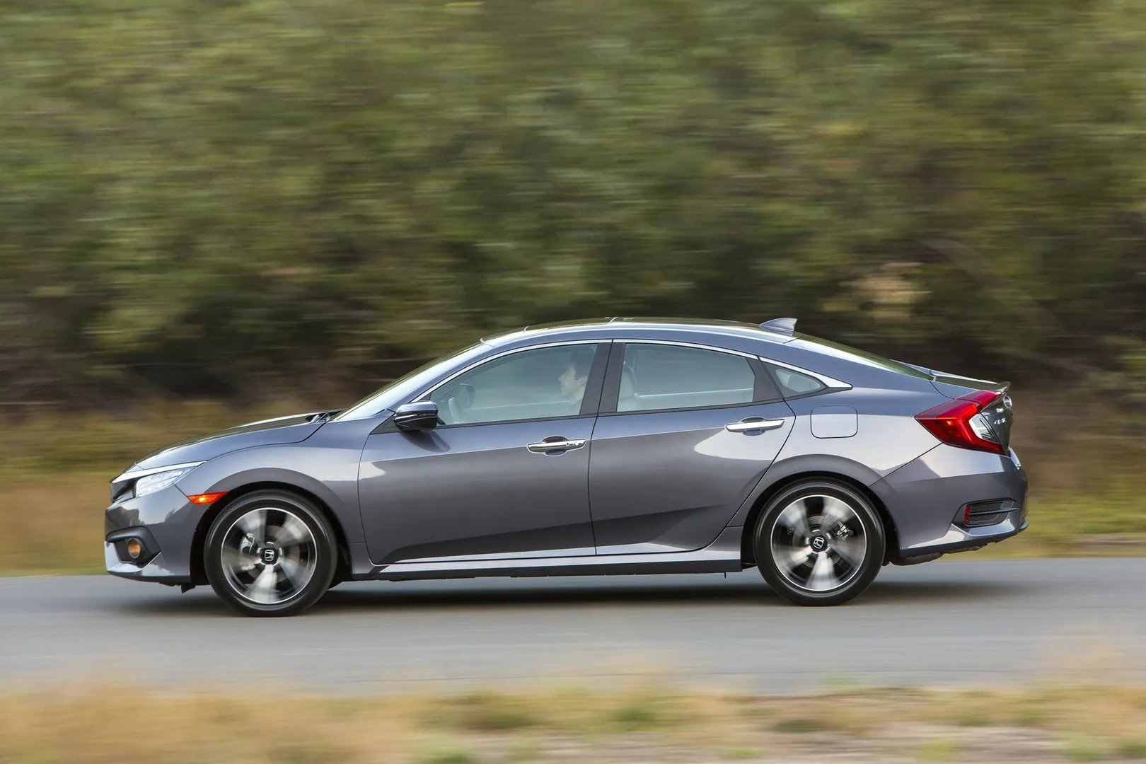 Honda_Civic_(USA)_10_generation__Sedan__13.jpg