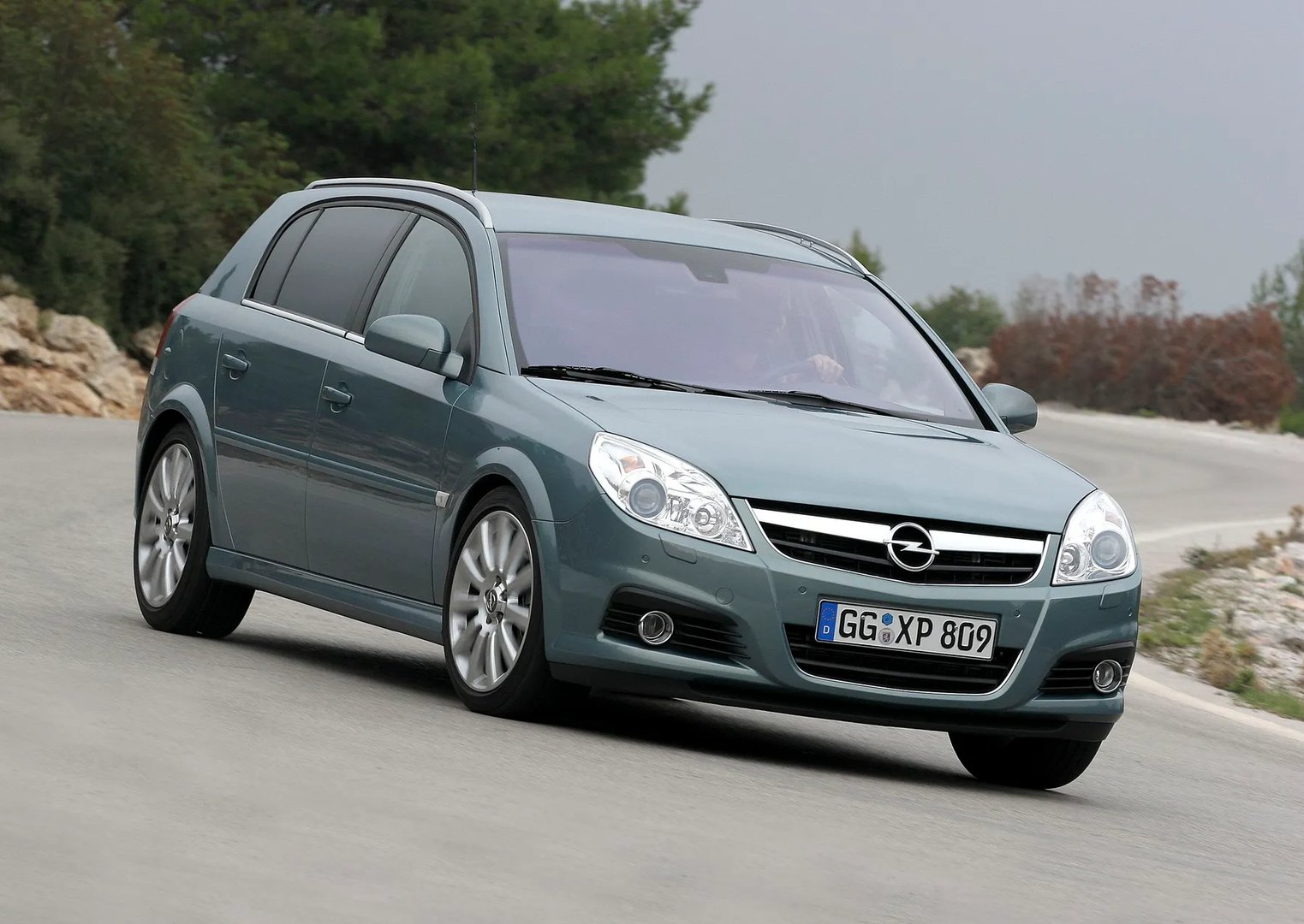 Opel_Signum_1_generation_restyling__Hatchback_5-door__4.jpg