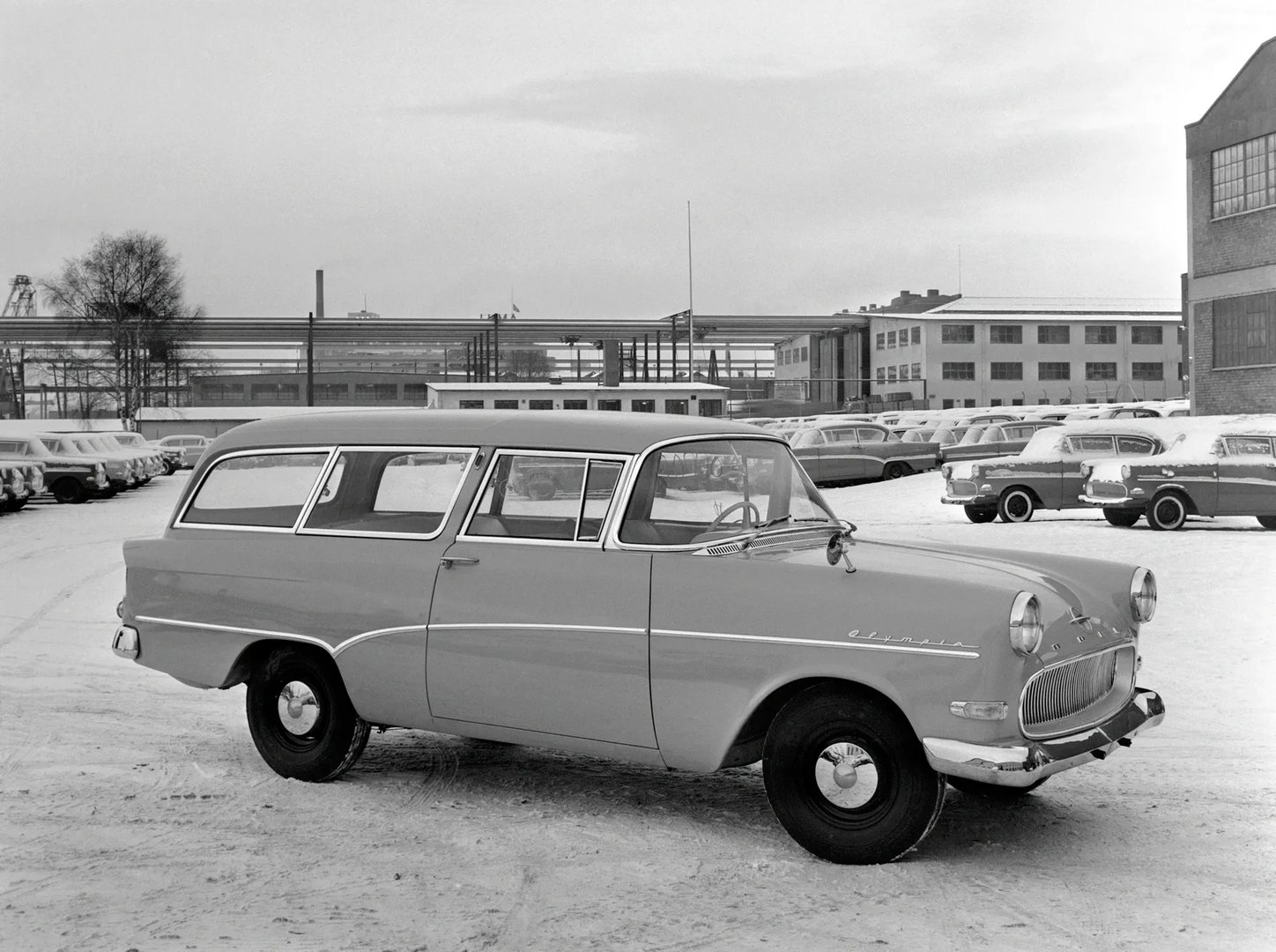 Opel_Olympia_5_generation__Estate_3-door__4.jpg