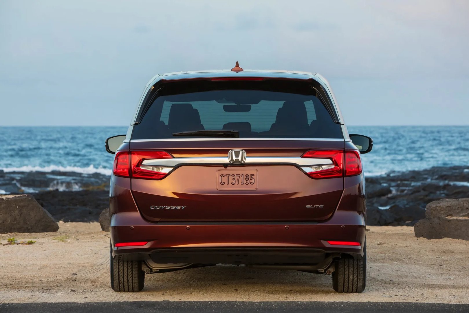 Honda_Odyssey_(USA)_5_generation__Minivan__4.jpg