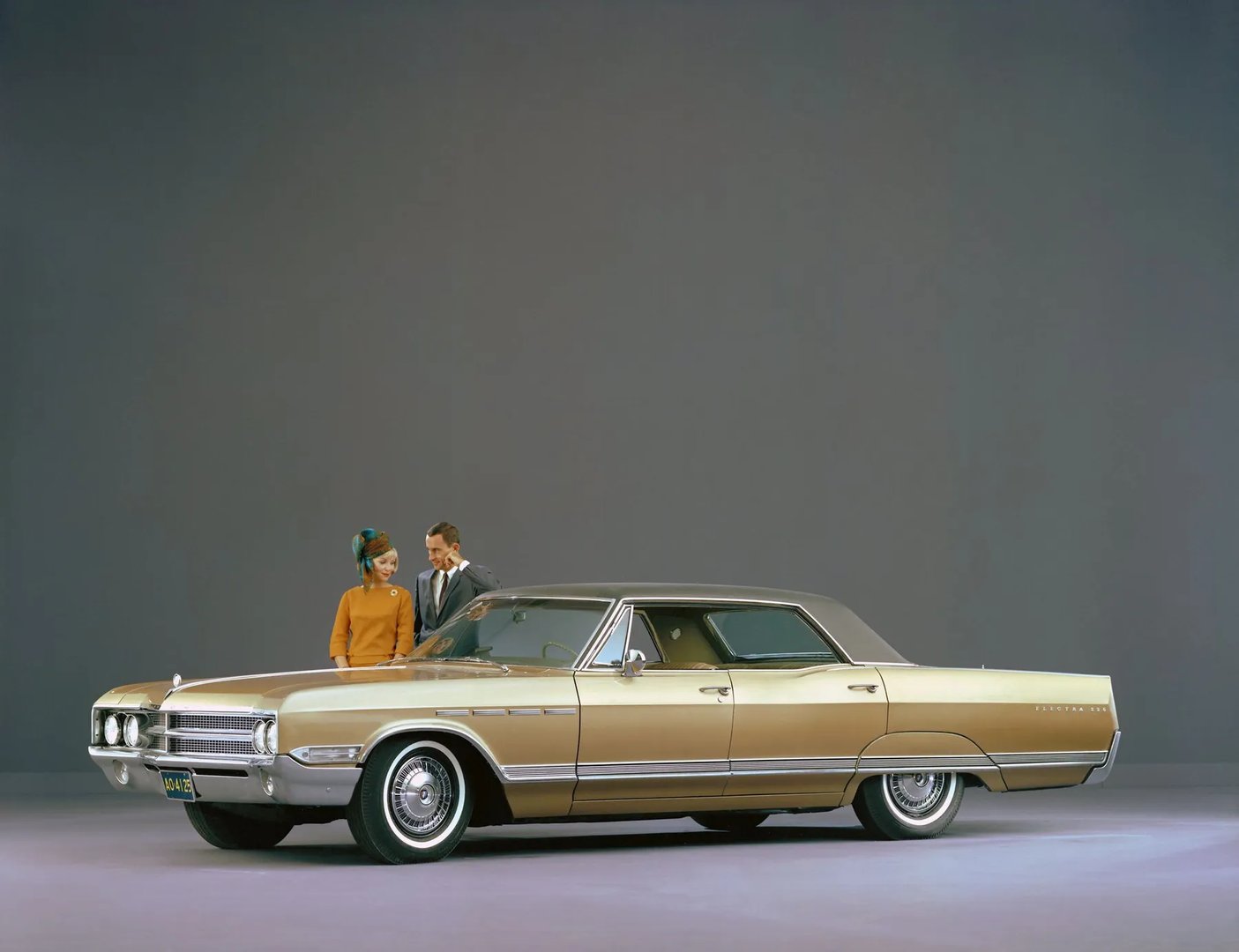 Buick_Electra_3_generation__Sedan_Hardtop__1.jpg