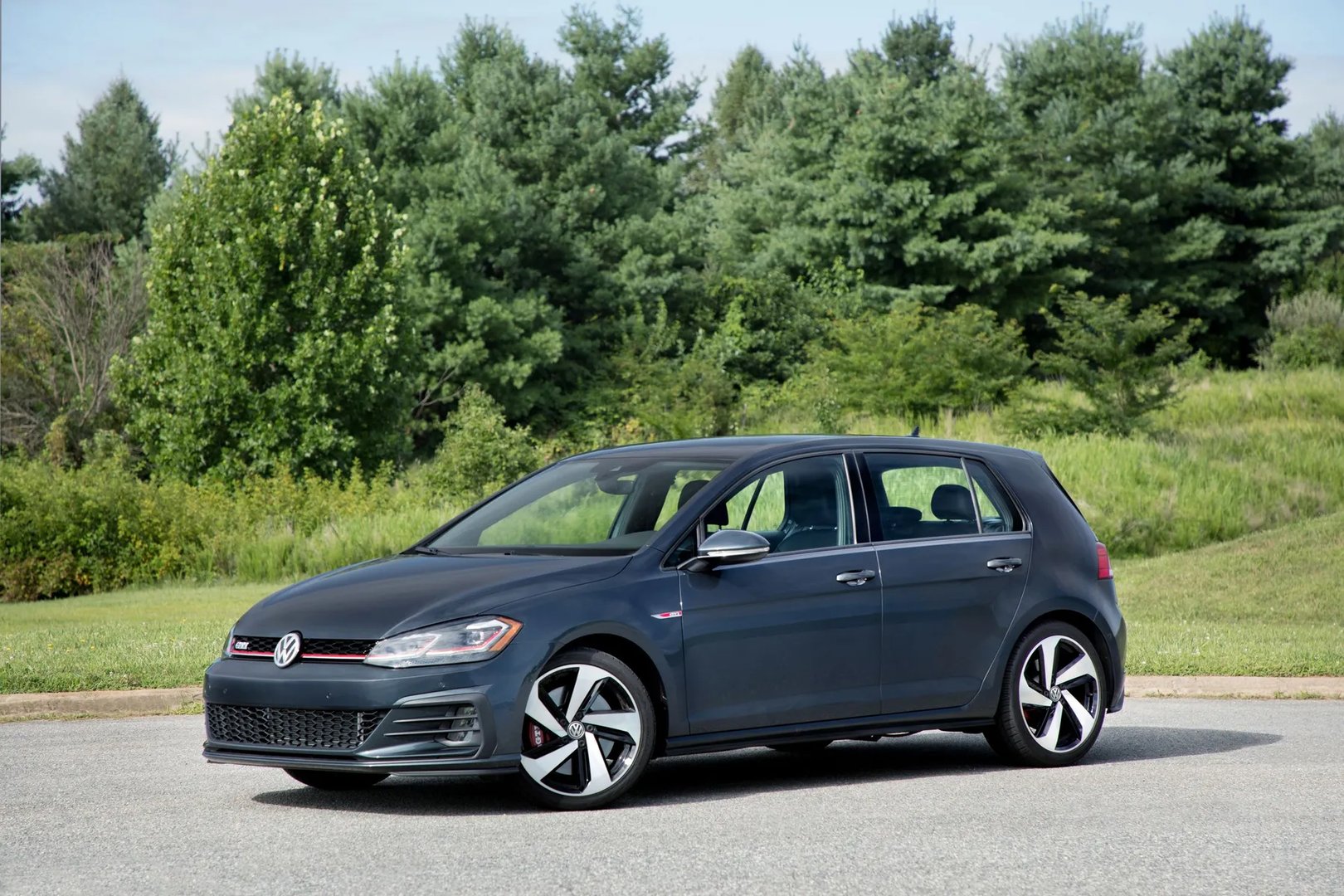 Volkswagen_Golf_GTI_7_generation_restyling__Hatchback_5-door__1.jpg