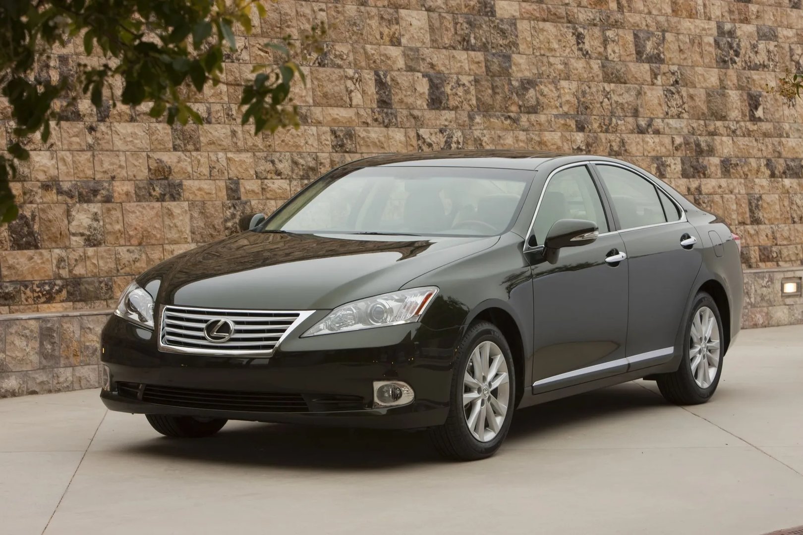 Lexus_ES_5_generation_restyling__Sedan__4.jpg