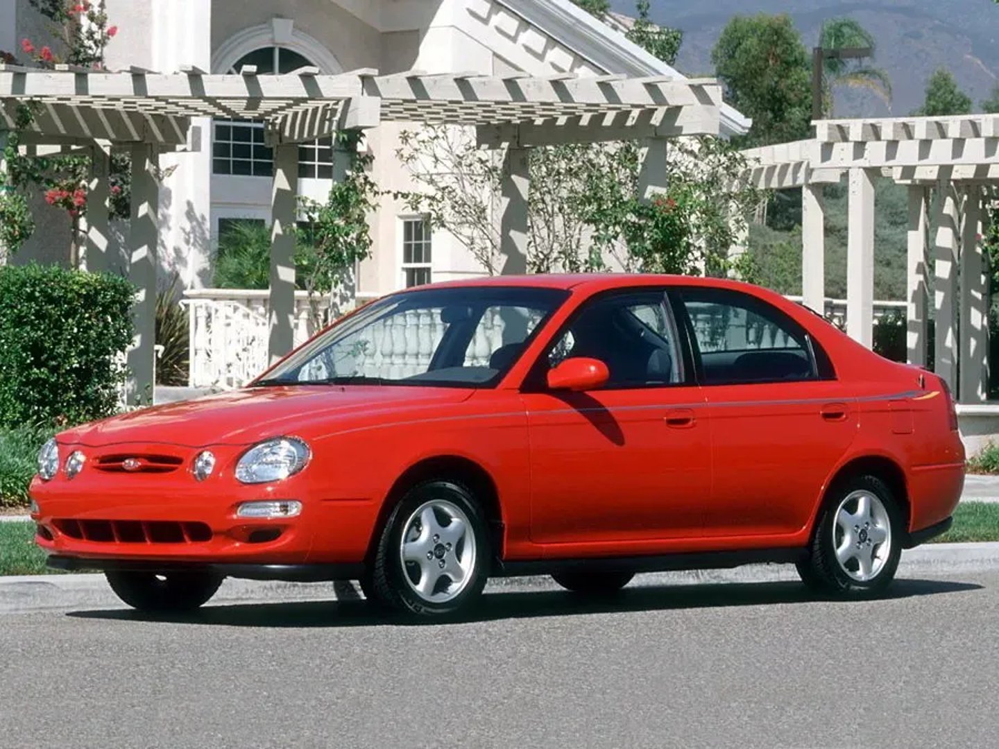 Kia_Spectra_1_generation__Liftback__main.jpg