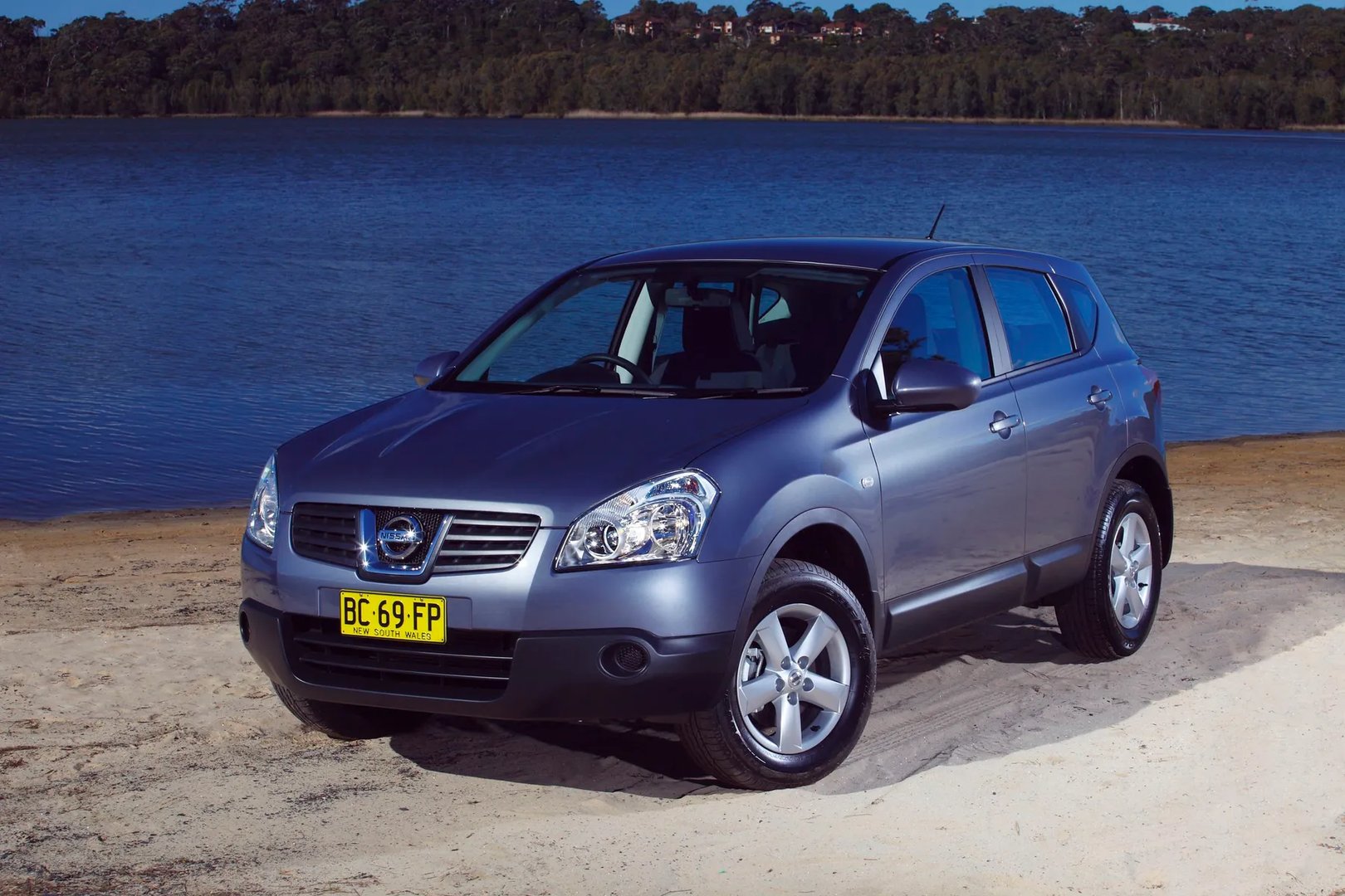 Nissan_Dualis_1_generation__SUV_5-doors__9.jpg