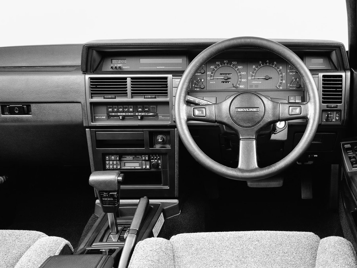 Nissan_Skyline_7_generation__Sedan__9.jpg