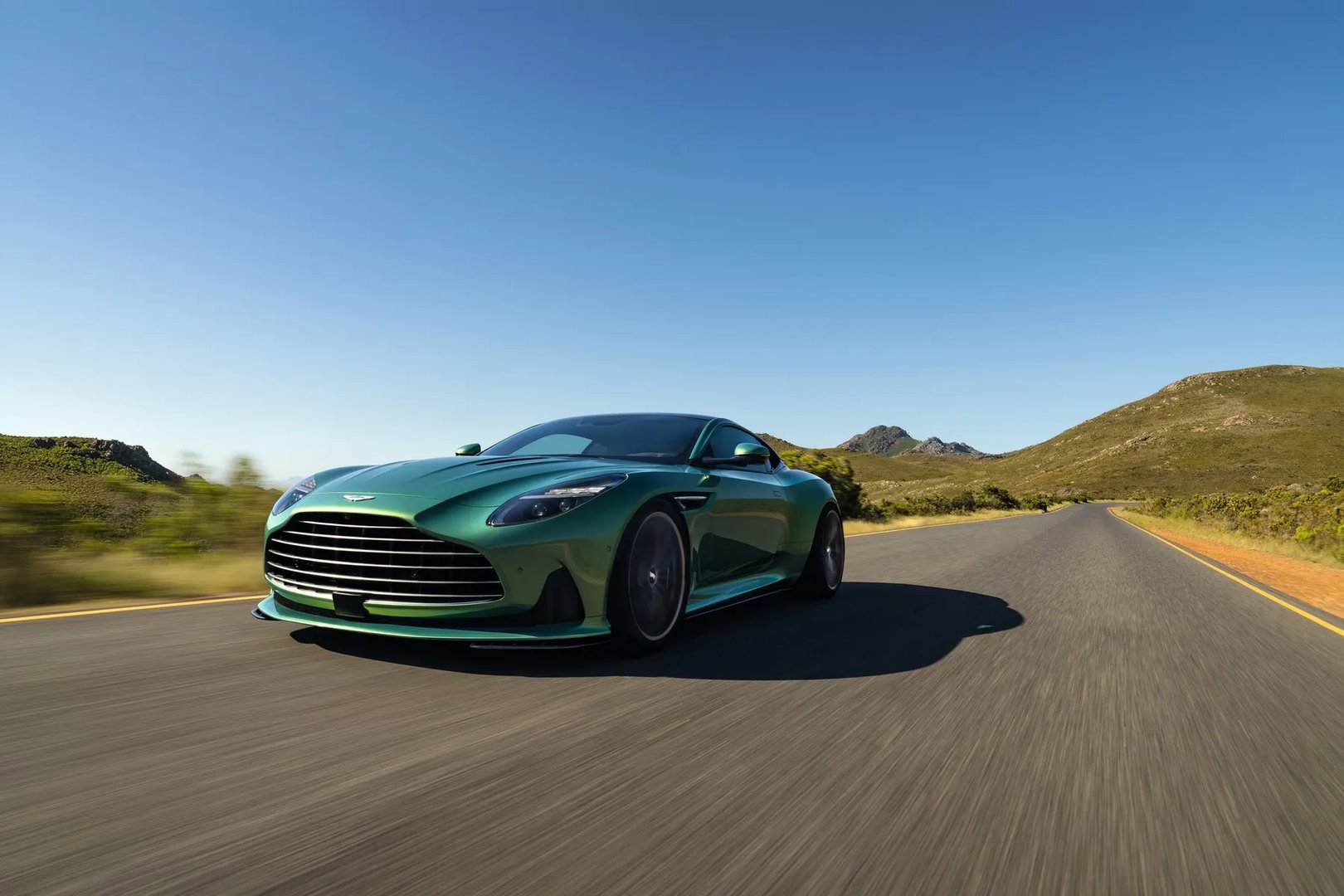 Aston Martin_DB12_1_generation__Coupe__5.jpg
