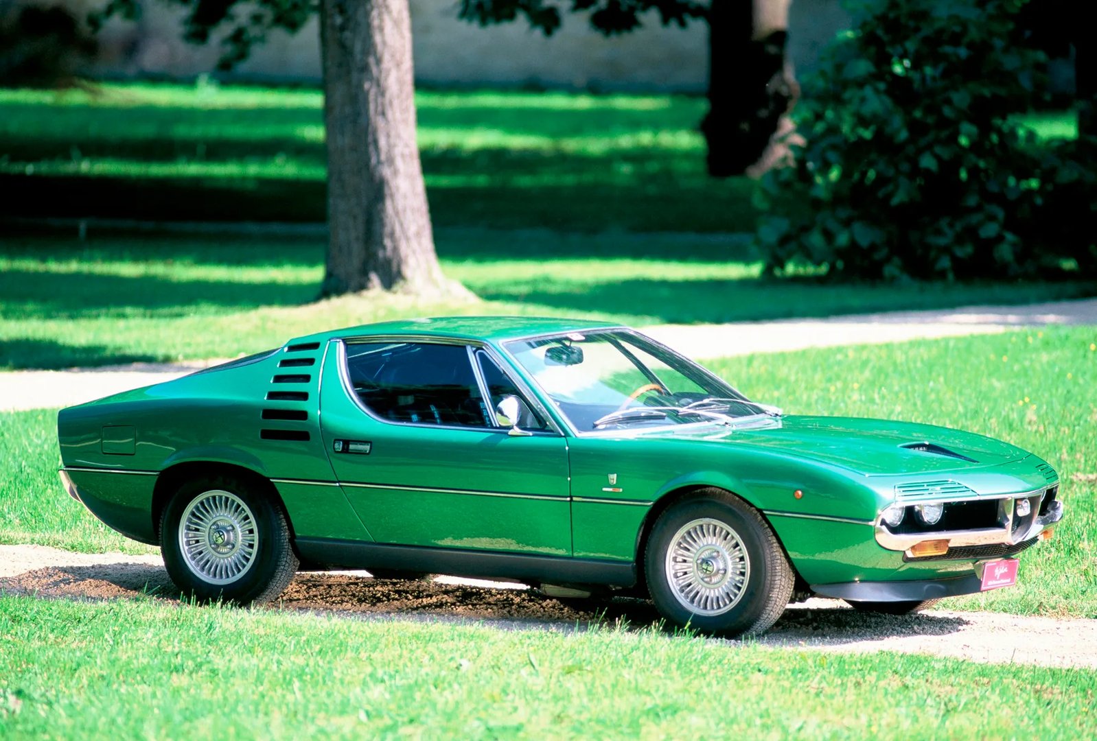 Alfa Romeo Montreal