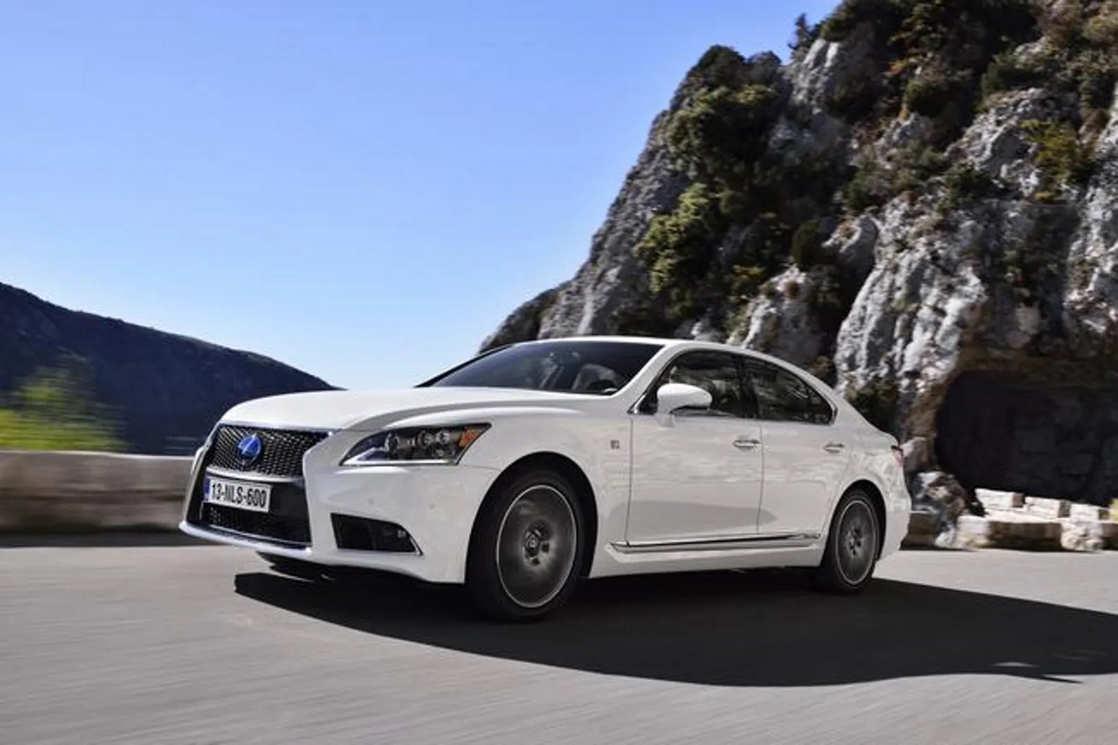 Lexus_LS_4_generation_restyling__Sedan__5.jpg