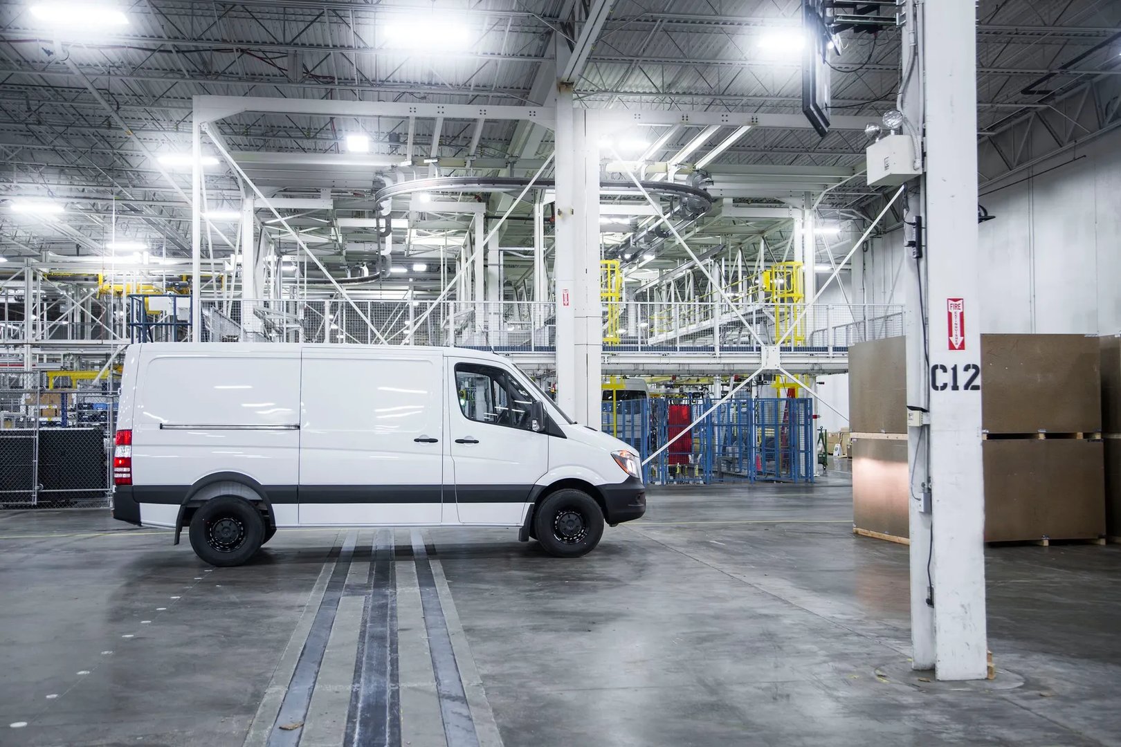 Mercedes_Sprinter_2_generation_restyling__Van__3.jpg