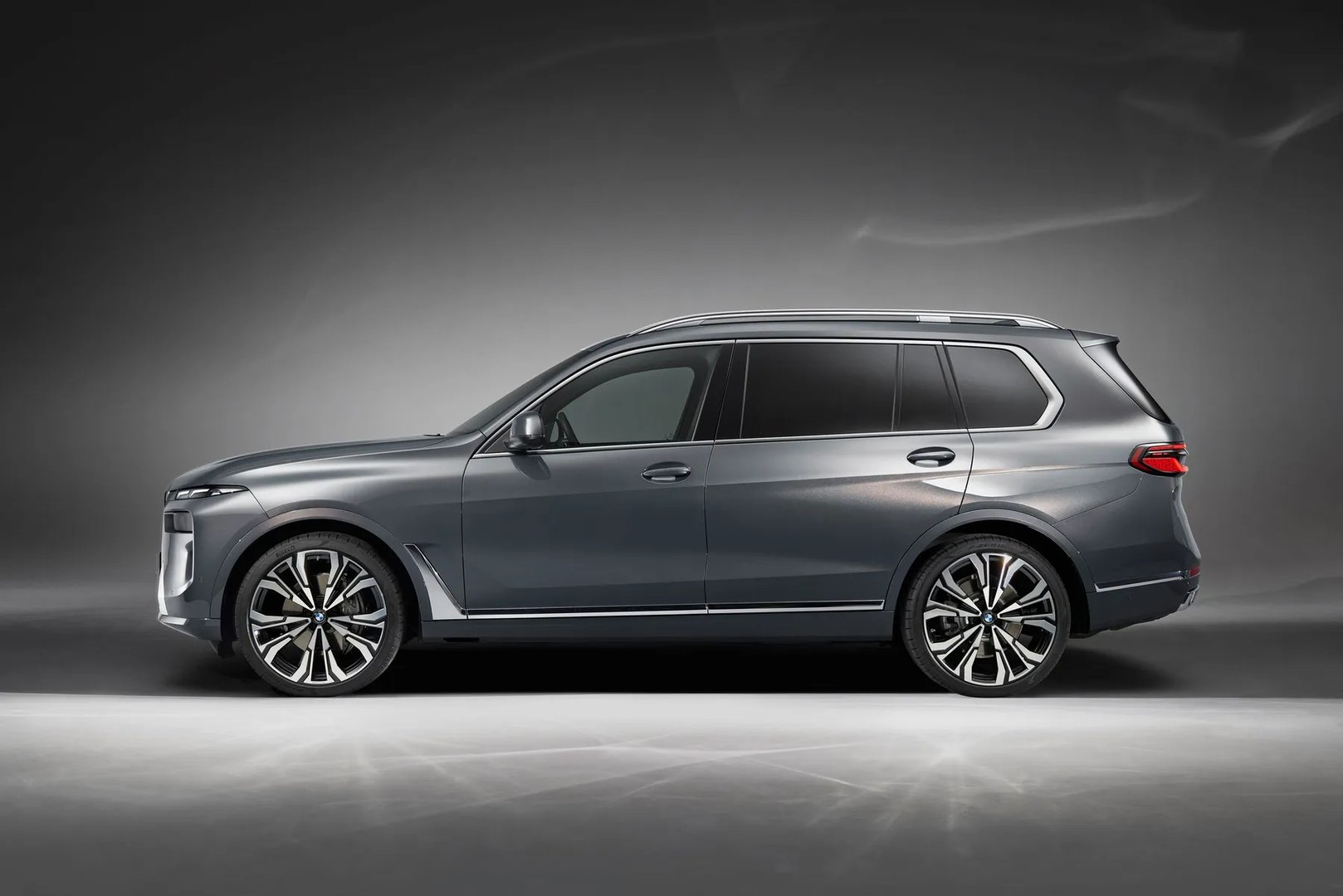 BMW_X7_1_generation_restyling_1__SUV_5-doors__2.jpg