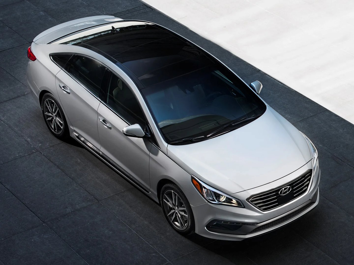 Hyundai_Sonata_7_generation__Sedan__8.jpg