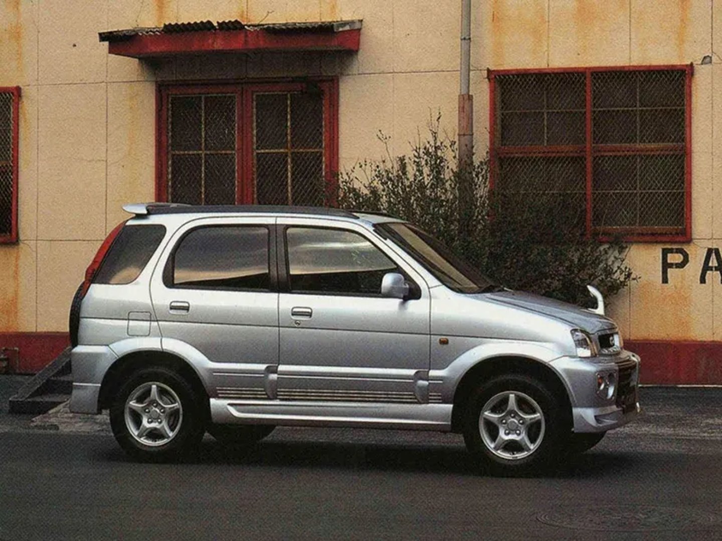 Toyota_Cami_1_generation__SUV_5-doors__2.jpg