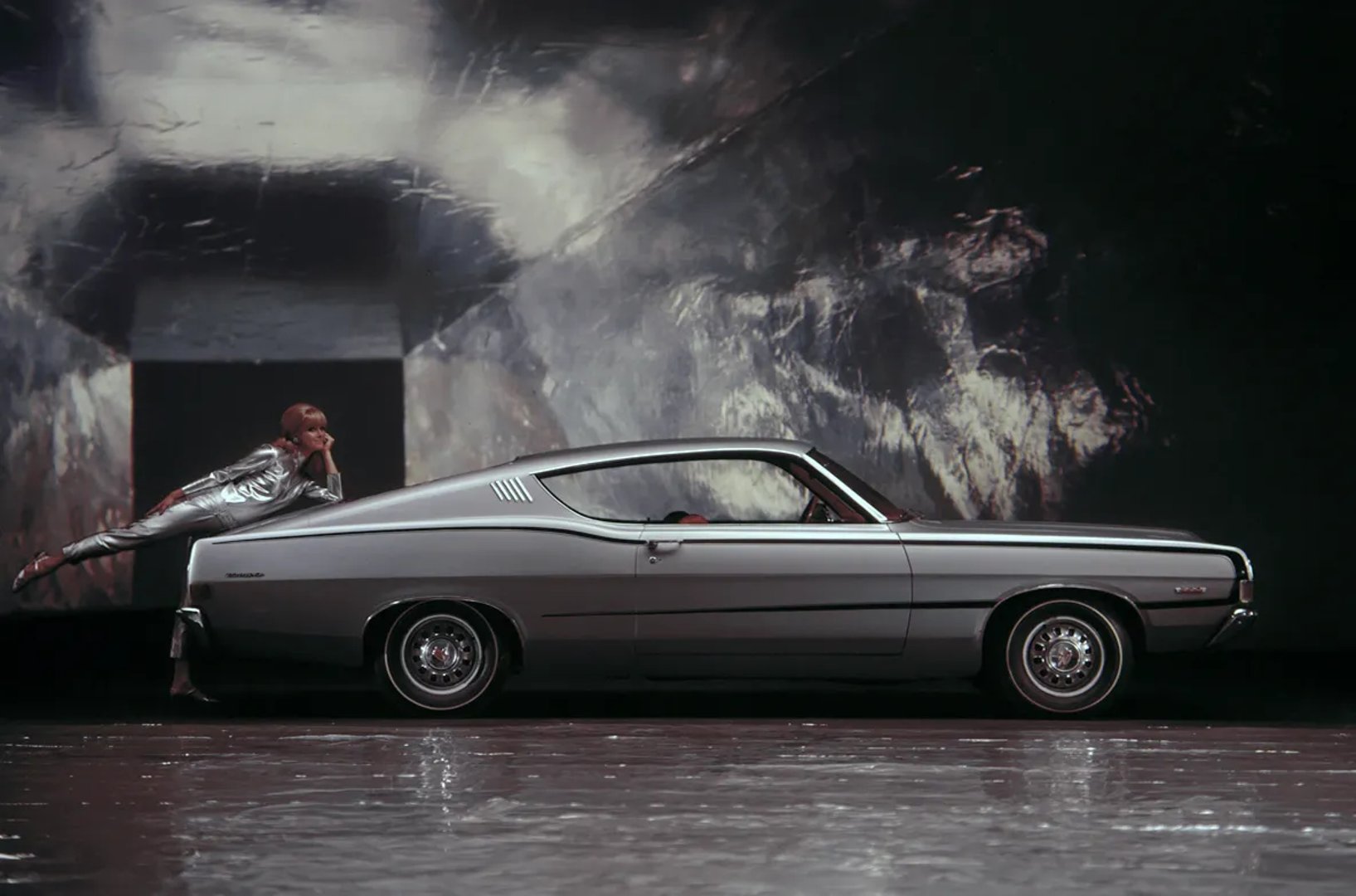 Ford_Torino_1_generation__Fastback__8.jpg