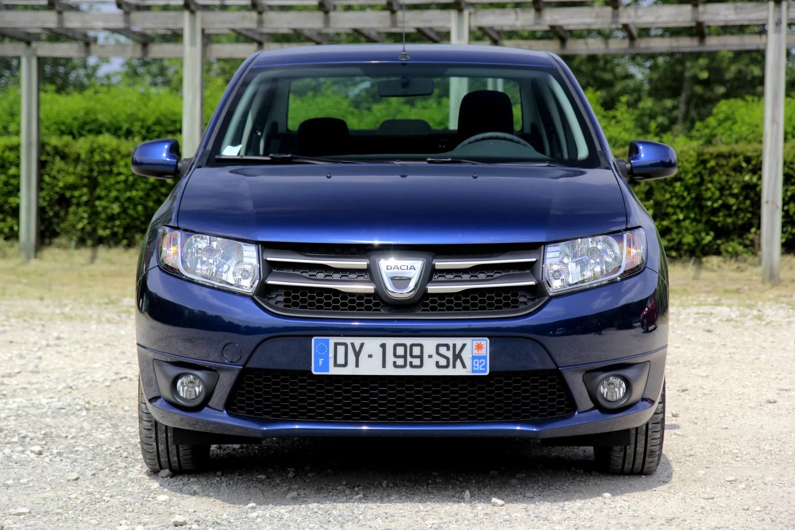 Dacia_Logan_2_generation__Sedan__3.jpg