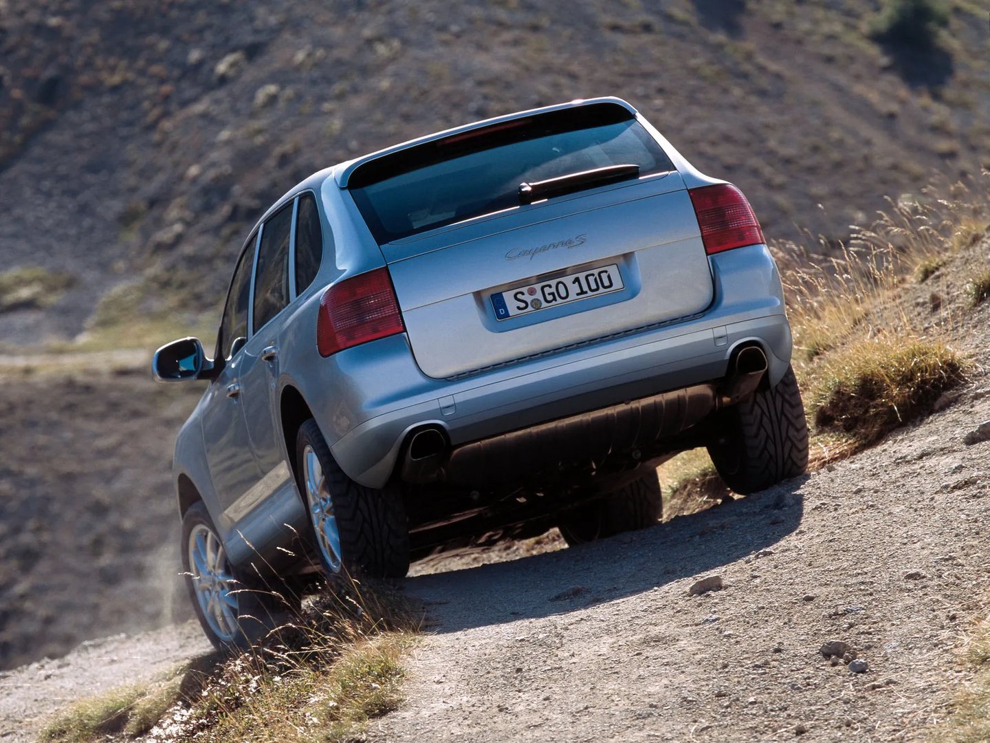 Porsche_Cayenne_1_generation__SUV_5-doors__12.jpg