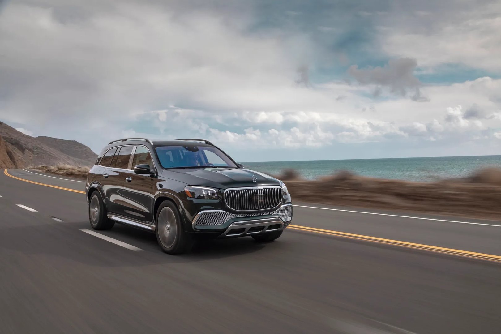 Maybach_GLS_1_generation__SUV_5-doors__3.jpg