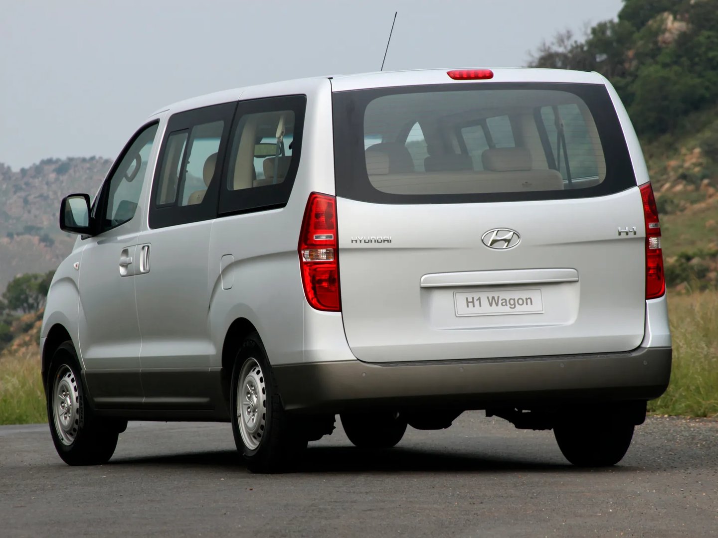 Hyundai_i800_2_generation_restyling__Minivan__2.jpg