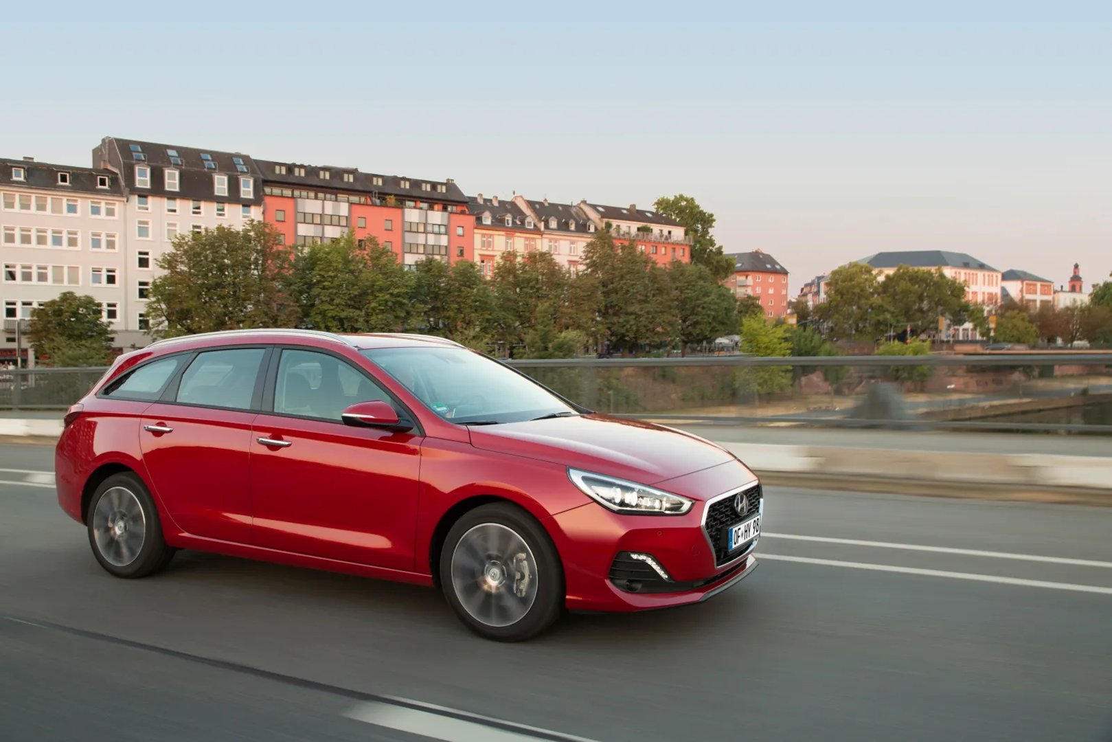 Hyundai_i30_3_generation_restyling__Estate_5-door__7.jpg