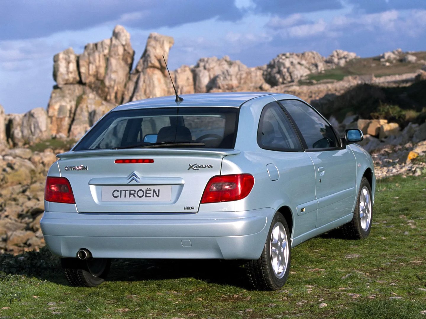 Citroen_Xsara_1_generation__Hatchback_3-door__9.jpg