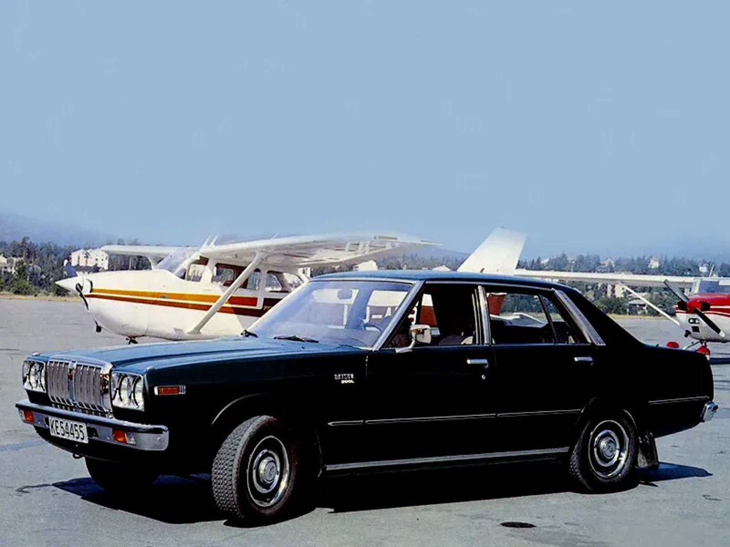 Datsun_Laurel_3_generation__Sedan__1.jpg