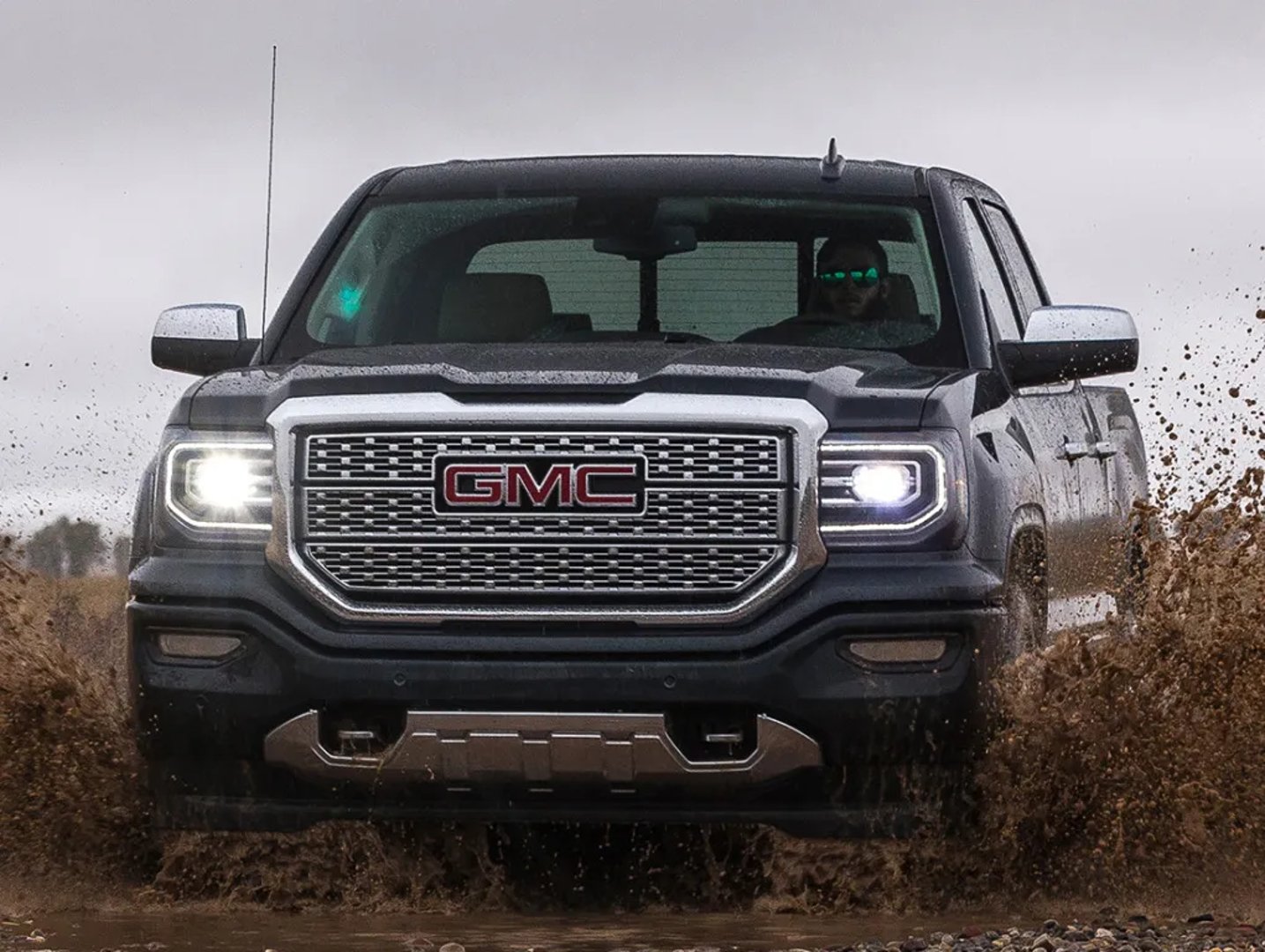 GMC_Sierra_3_generation_restyling__Pickup_double-cab__1.jpg