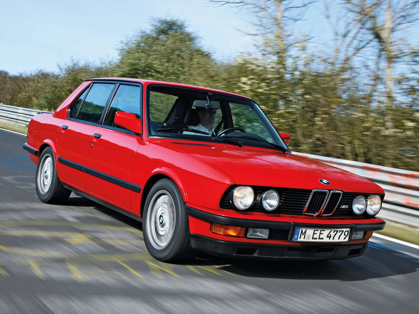 BMW_M5_1_generation__Sedan__1.jpg