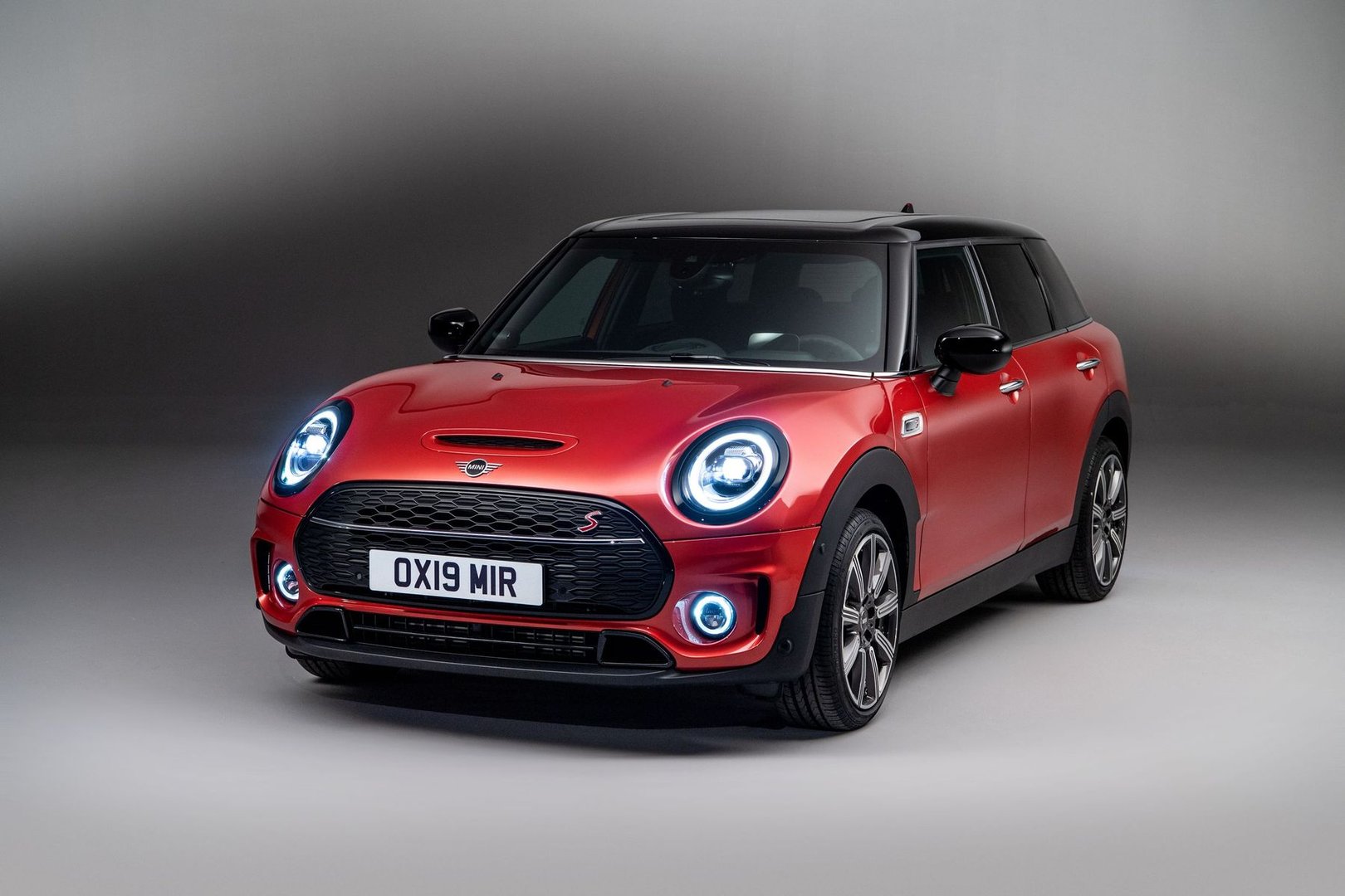 mini_Clubman_2_generation_restyling__Estate_5-door__1.jpg