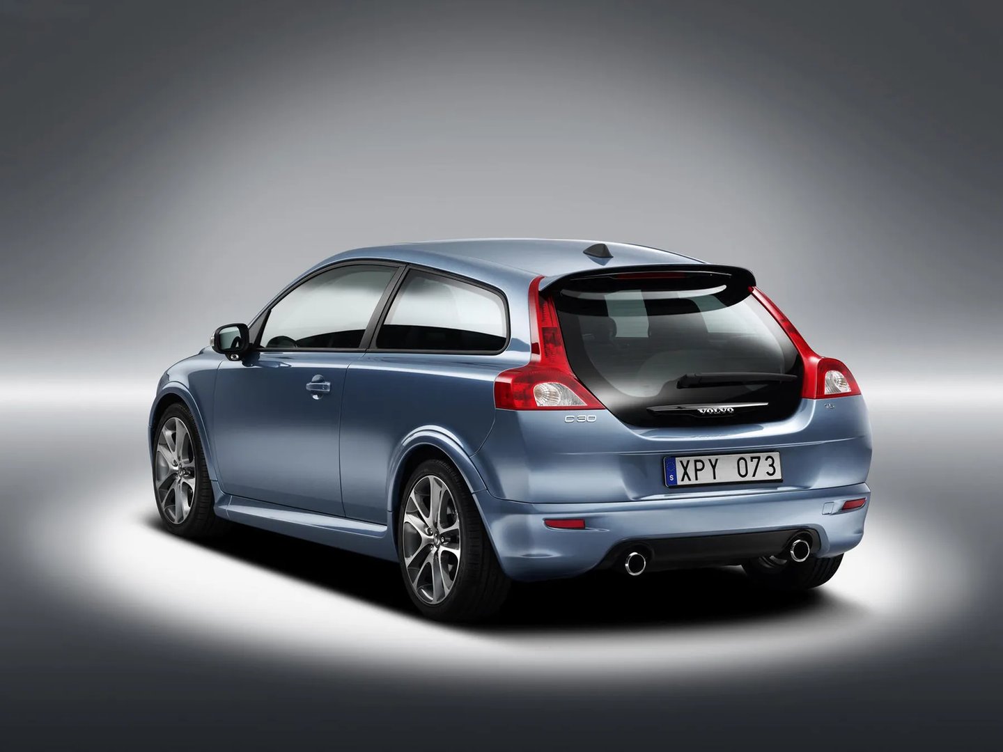Volvo_C30_1_generation__Hatchback_3-door__7.jpg
