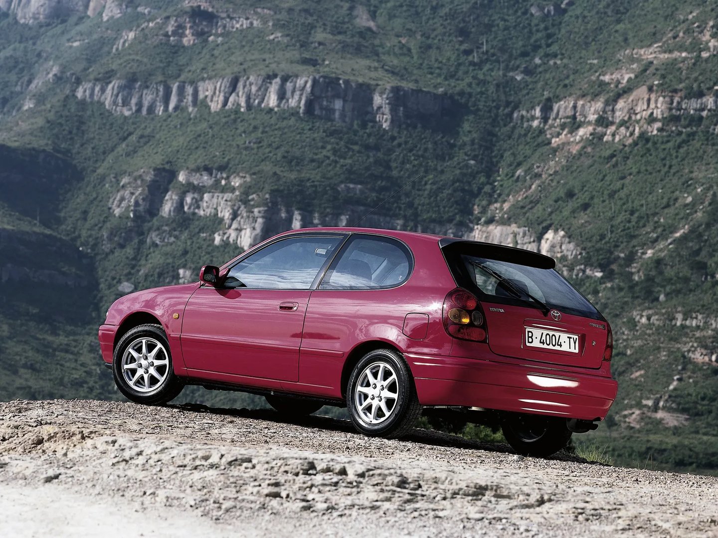 Toyota_Corolla_8_generation__Hatchback_3-door__1.jpg