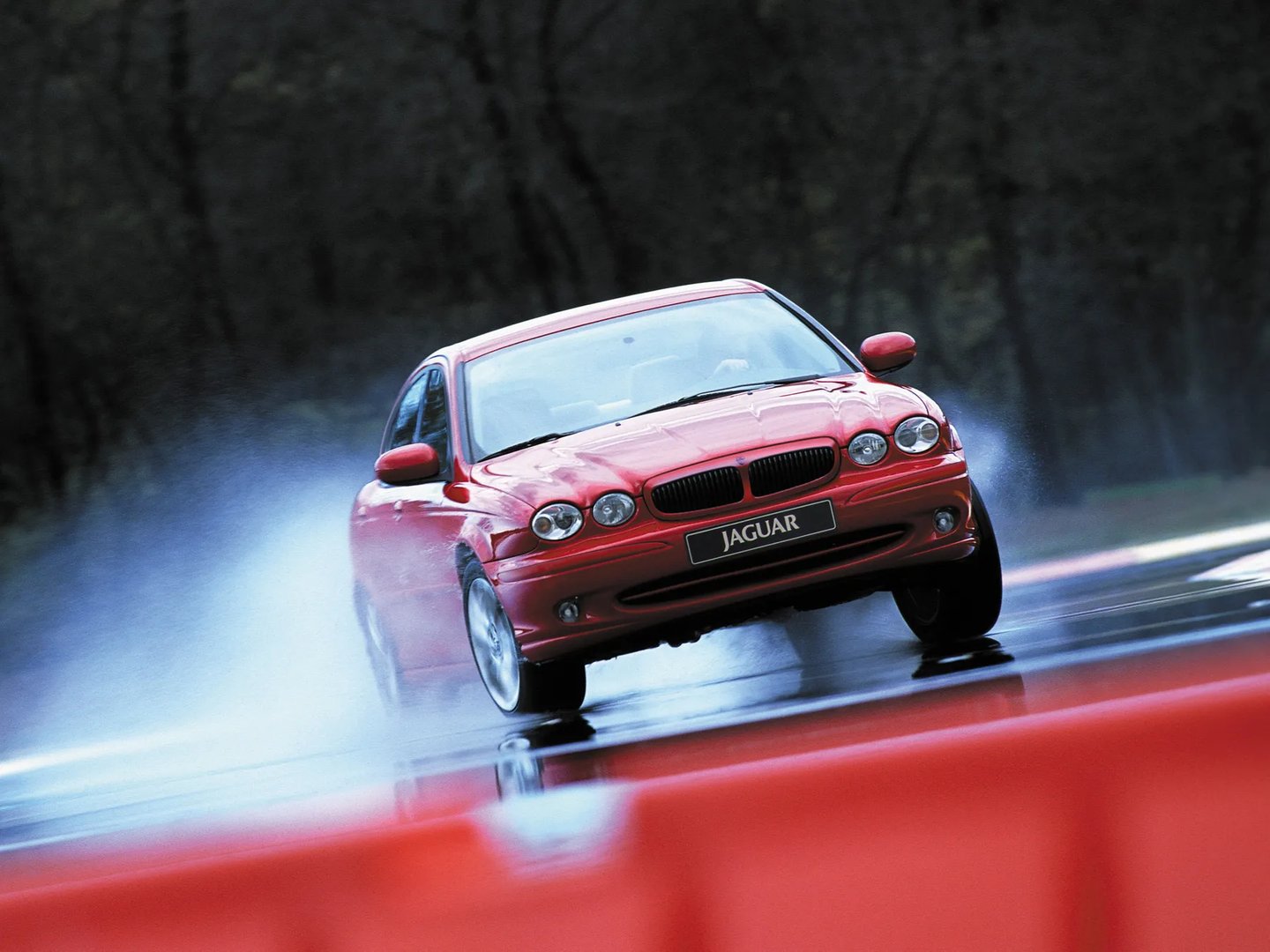 Jaguar_X-Type_1_generation__Sedan__2.jpg