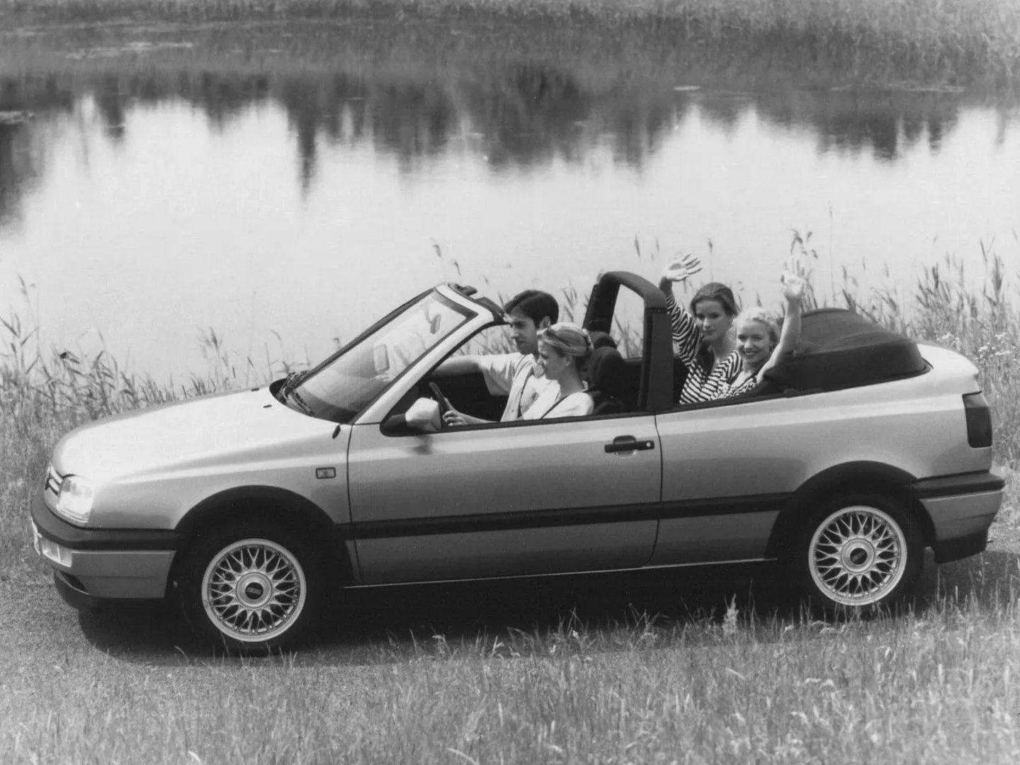 Volkswagen_Golf_3_generation__Cabrio__4.jpg