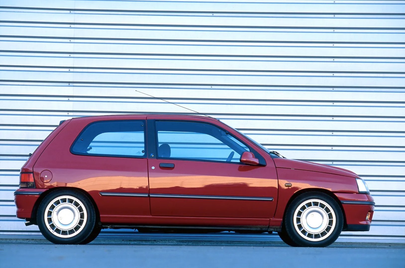 Renault_Clio_1_generation__Mini_3-doors__10.jpg