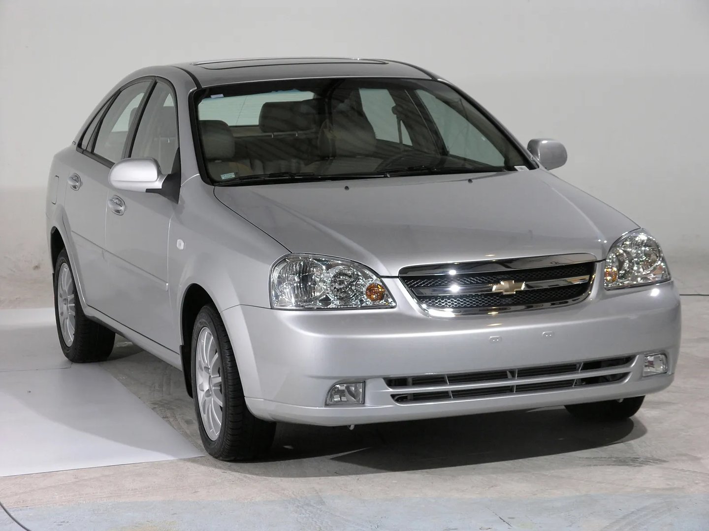 Chevrolet_Optra_1_generation__Sedan__5.jpg