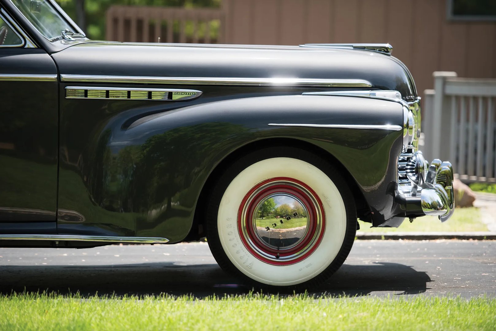 Buick_Roadmaster_3_generation__Phaeton__10.jpg