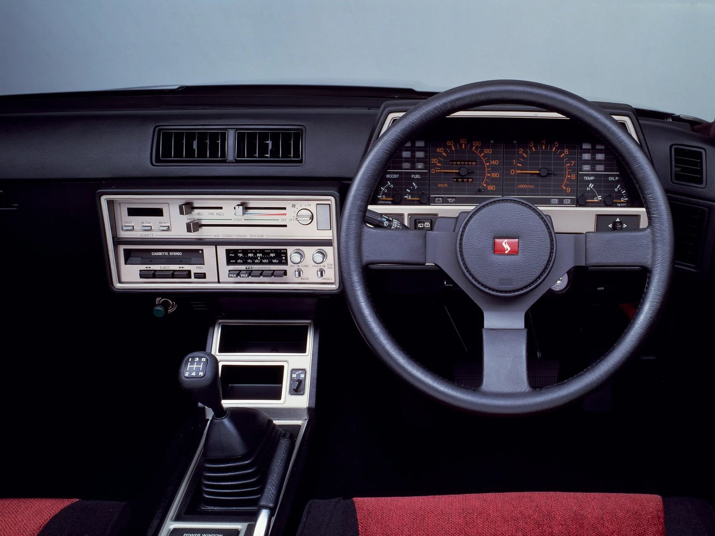 Nissan_Skyline_6_generation__Sedan__12.jpg