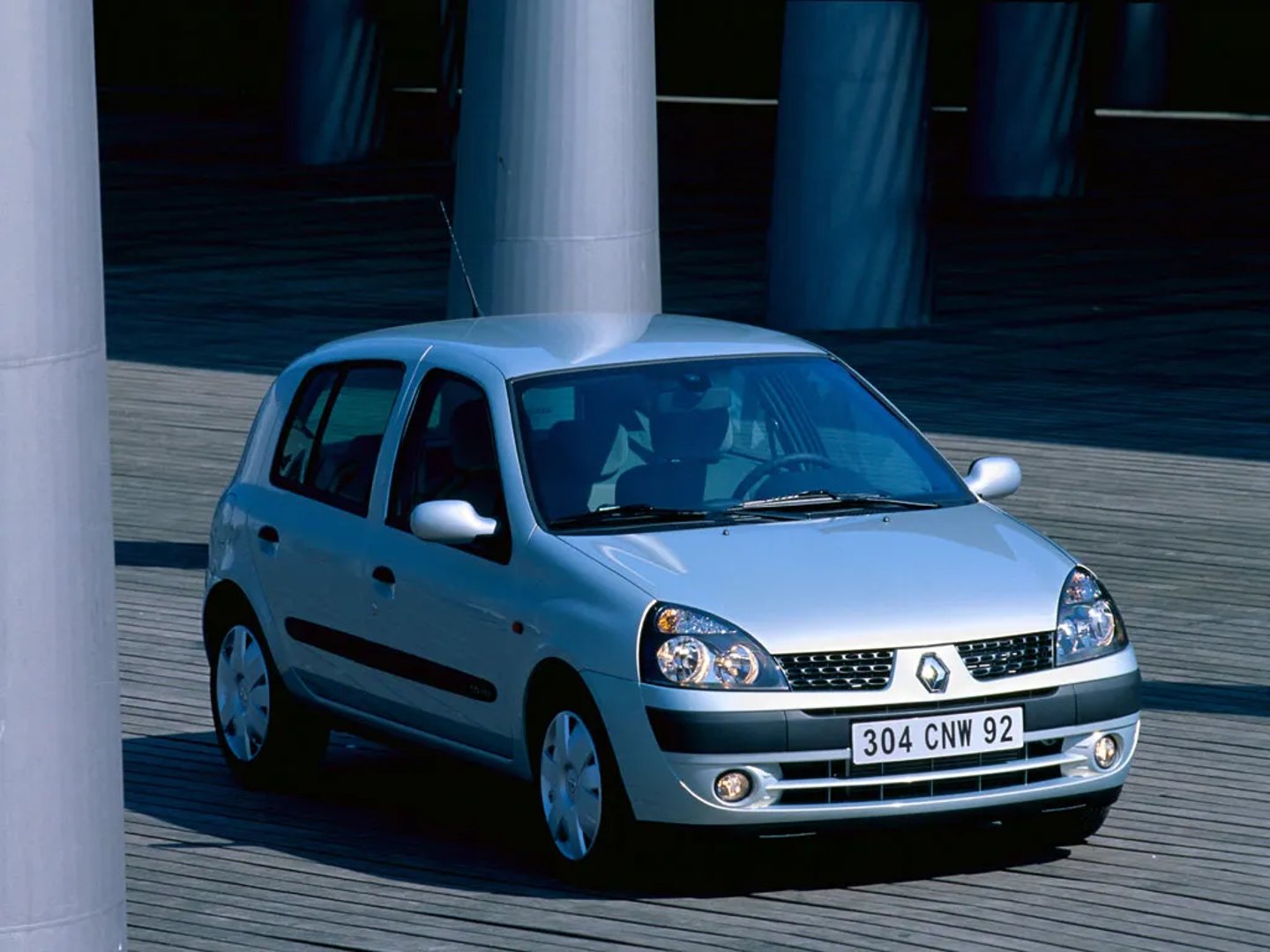 Renault_Clio_2_generation_restyling__Mini_5-doors__2.jpg