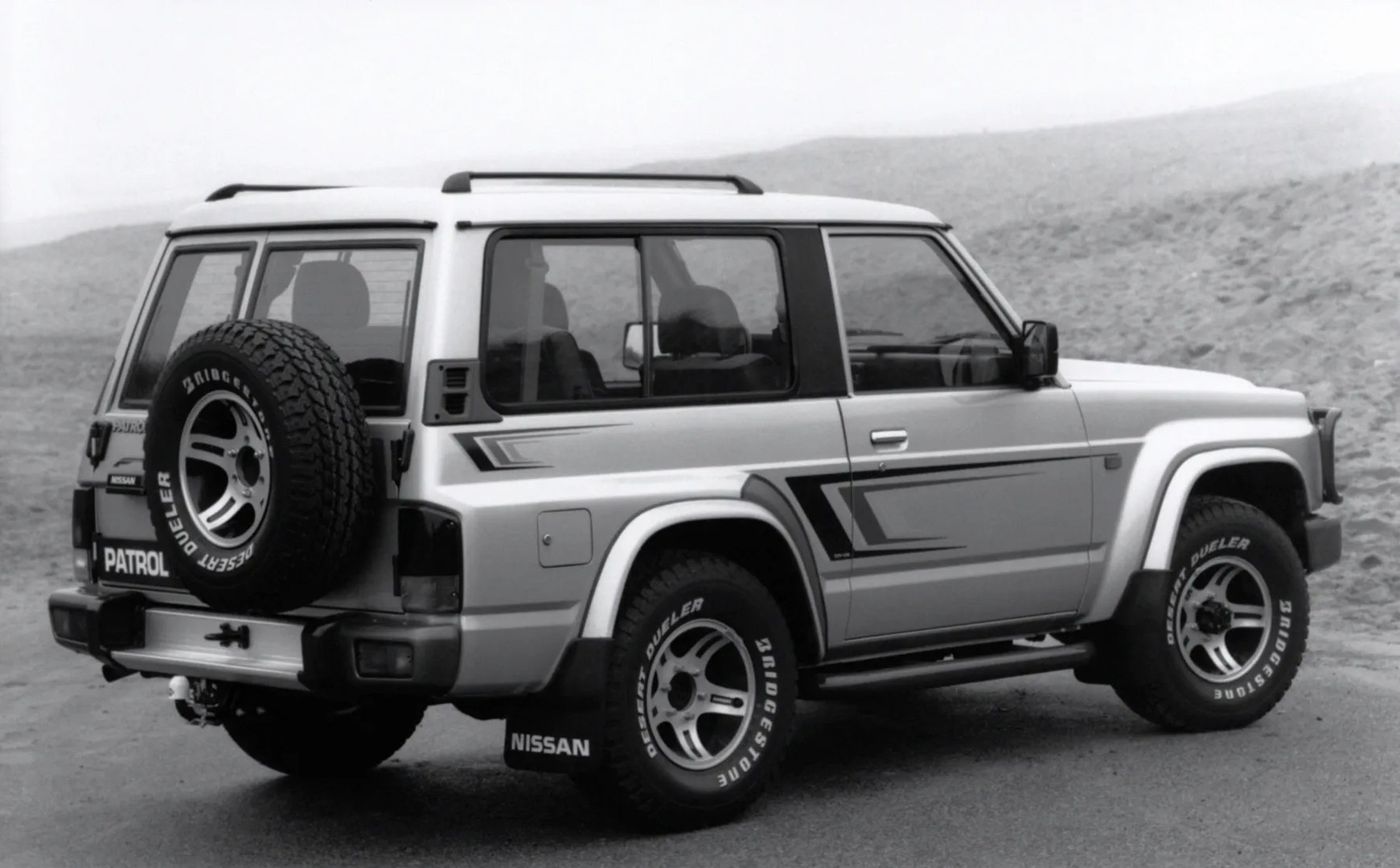 Nissan_Patrol_4_generation__SUV_3-doors__6.jpg