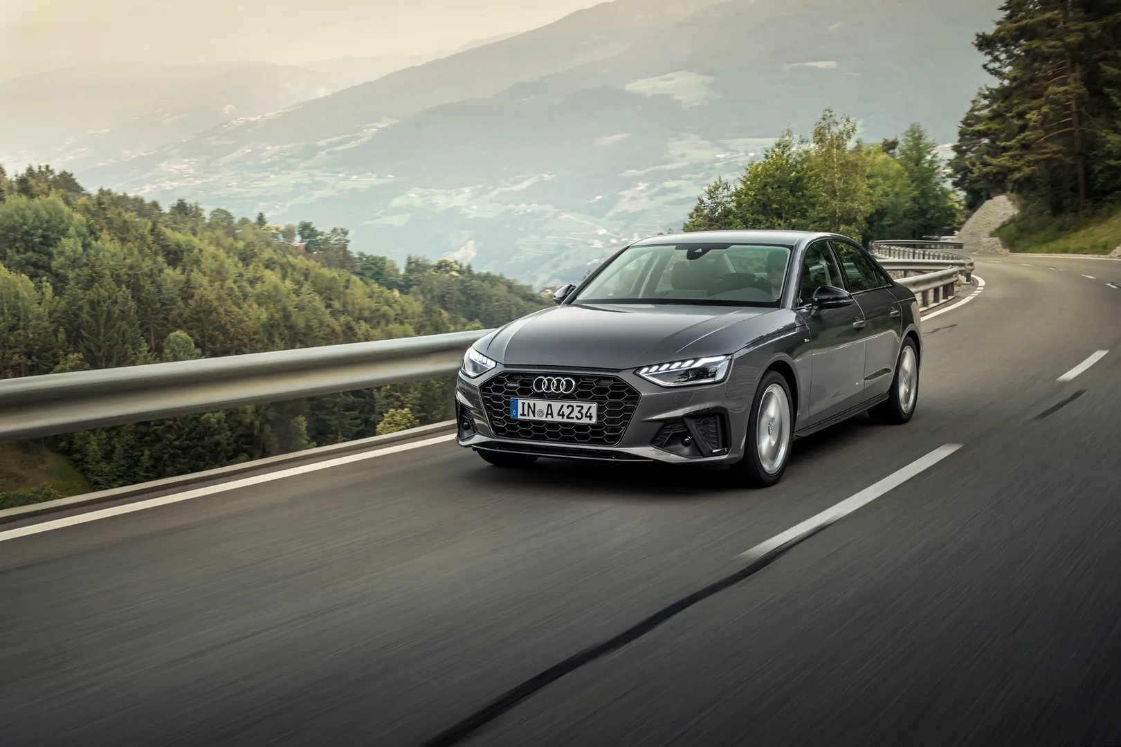 Audi_A4_5_generation_restyling__Sedan__5.jpg