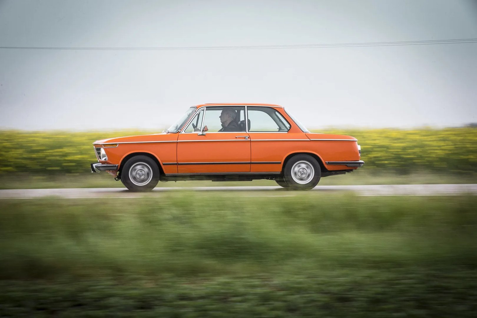 BMW_02_(E10)_1_generation__Sedan_2-doors__11.jpg