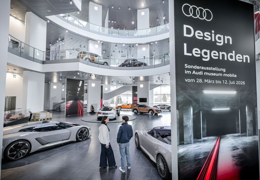 Überblick über die Ausstellung Design Legenden im Audi museum mobile